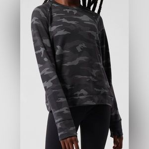 Athleta girl cozy cross your fingers sweatshirt in black camo- L/12